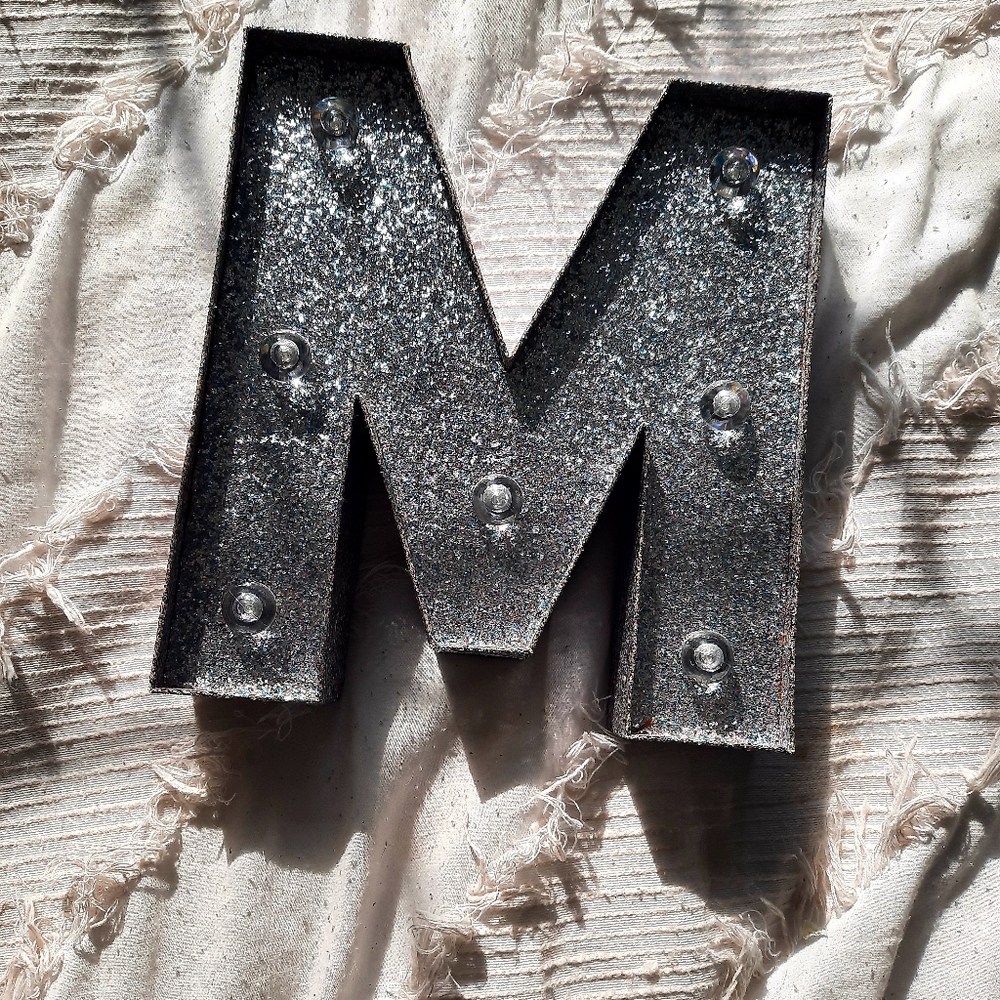 new condition light up glitter "M" lamp!!!